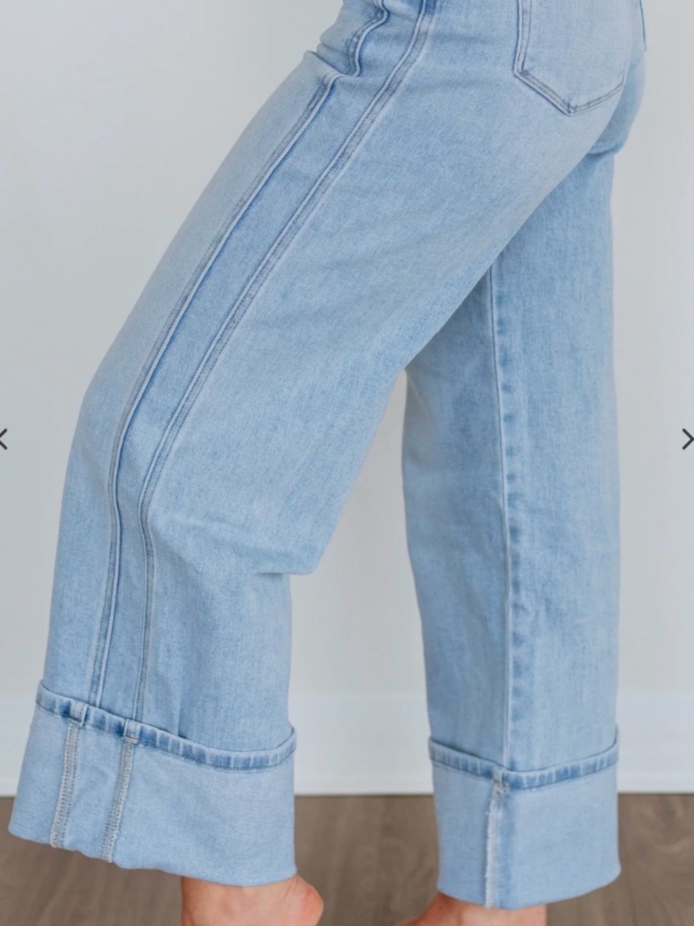 Light Wash Flying Monkey Wide Leg Cuff Jeans size 31
